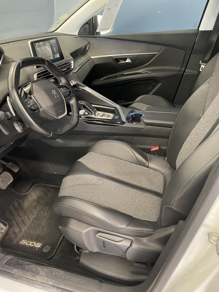 Peugeot 5008 (2) BlueHDi 130 S&S EAT8 ALLURE