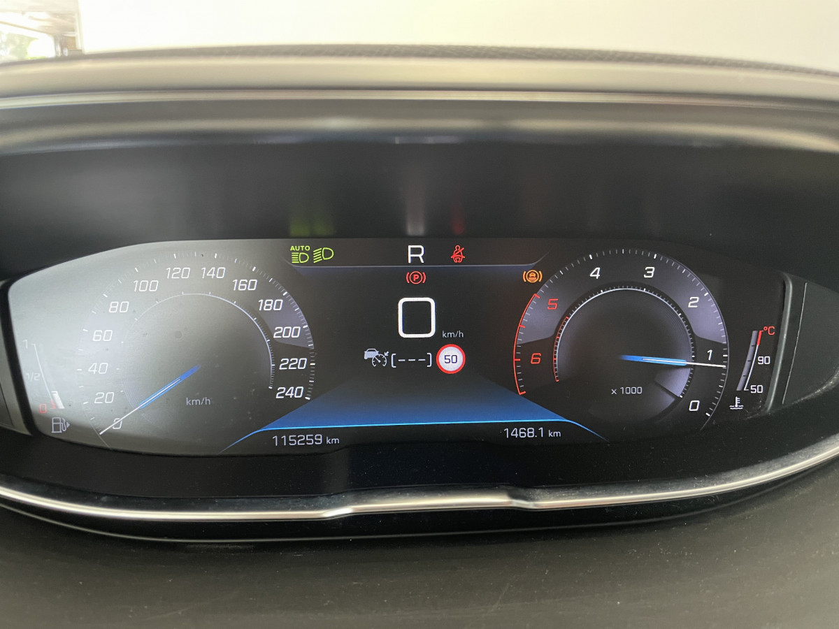 Peugeot 5008 (2) BlueHDi 130 S&S EAT8 ALLURE