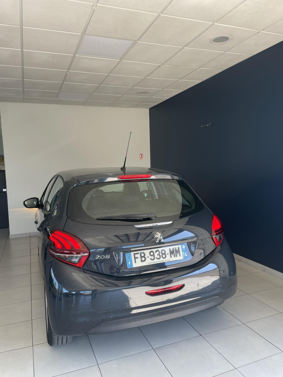 Peugeot 208 Puretech 82 Signature