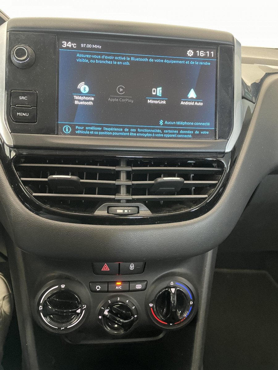 Peugeot 208 Puretech 82 Signature