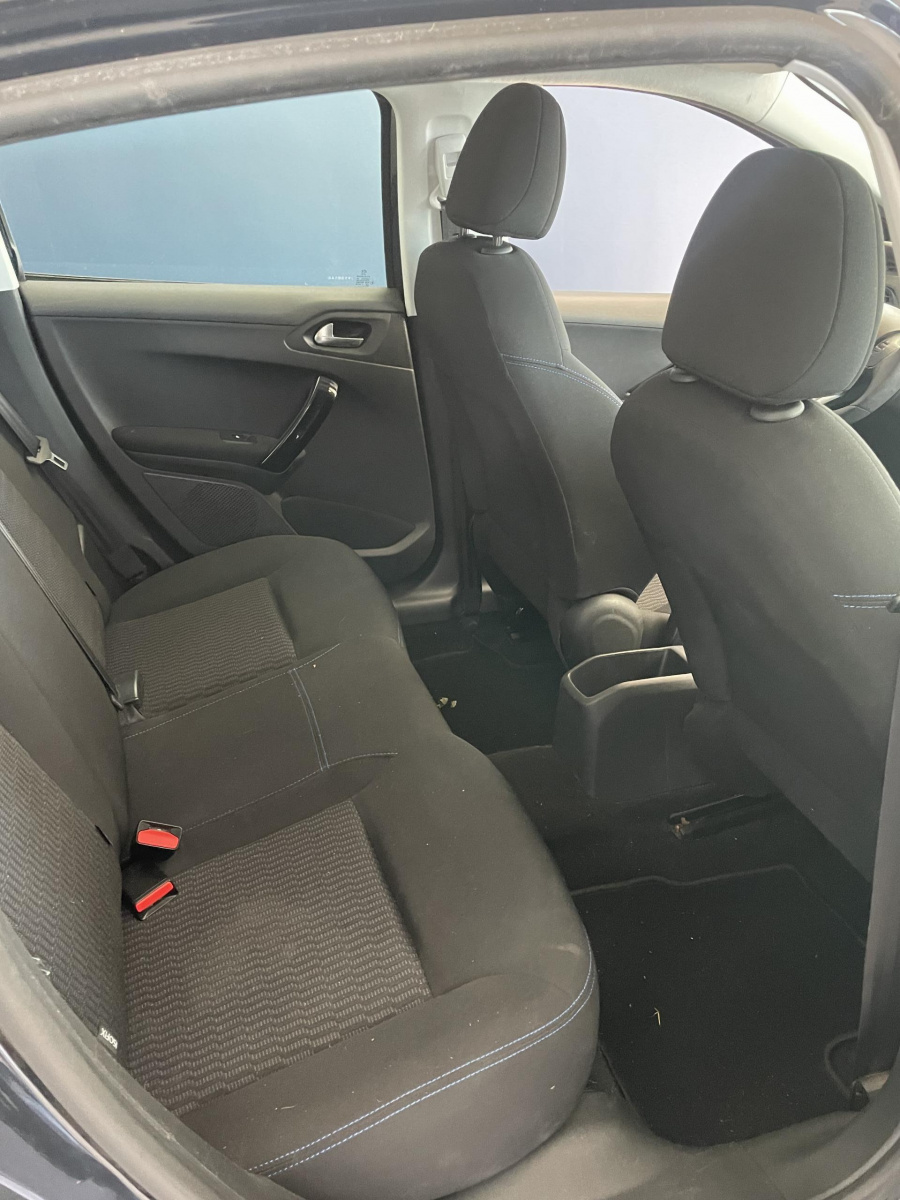 Peugeot 208 Puretech 82 Signature